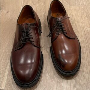 Alden 990 size 7.5
Color damaged by sun exposure, never used